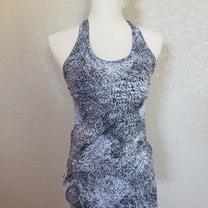 Lululemon tank top stretch